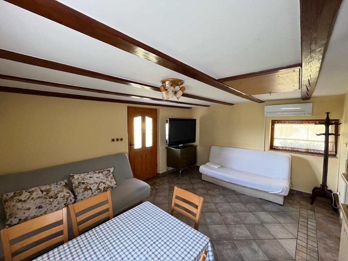 Holiday Home Dobrotin ヴォイニク エクステリア 写真